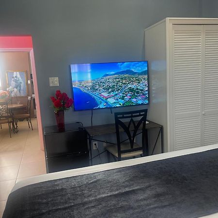 The Colosseum Hotel Basseterre Kültér fotó