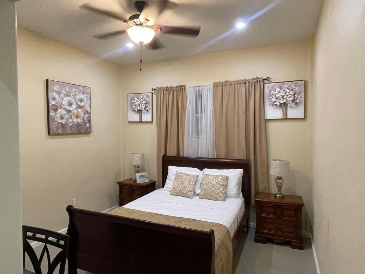 The Colosseum Hotel Basseterre Kültér fotó