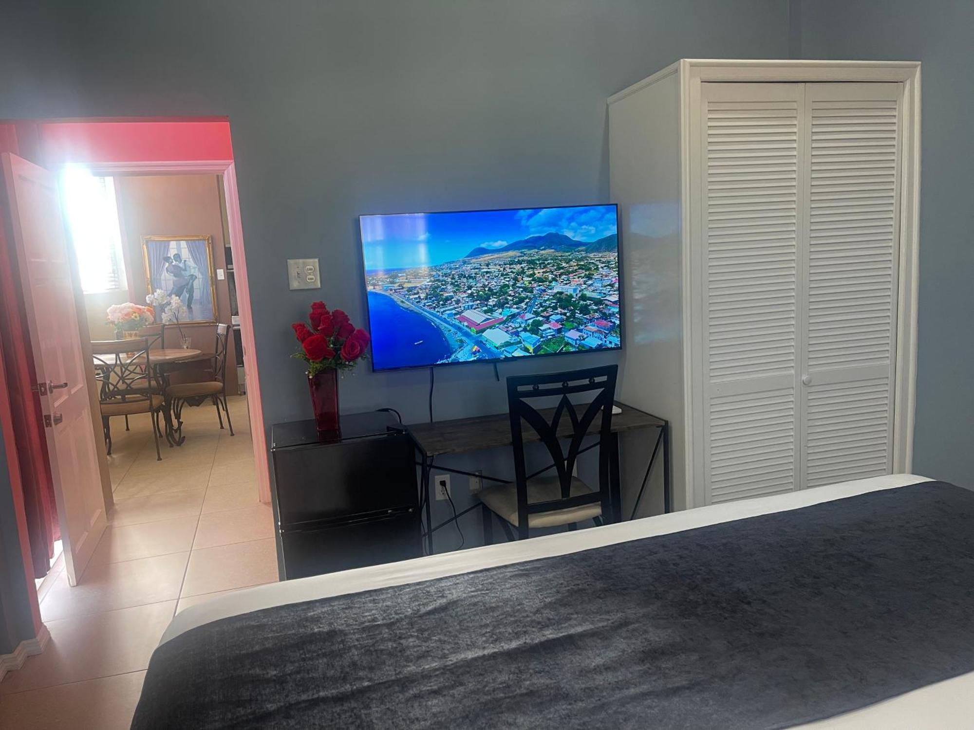 The Colosseum Hotel Basseterre Kültér fotó